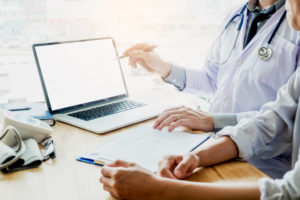 Tributação para médicos, como escolher?